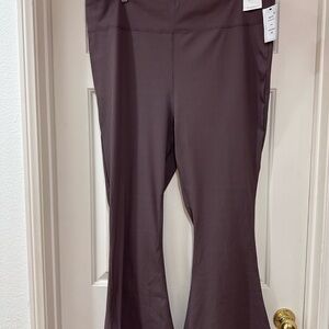NWT Cotton On Trendy Plus Size Active Ribbed Flare Leggings Size 22 Brown